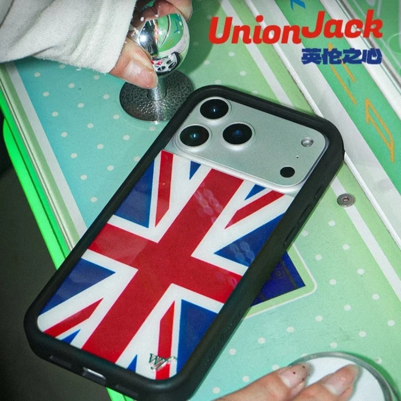 غطاء هاتف أنيق بتصميم زهور بري - مراجعة Phone Cases London وسعره